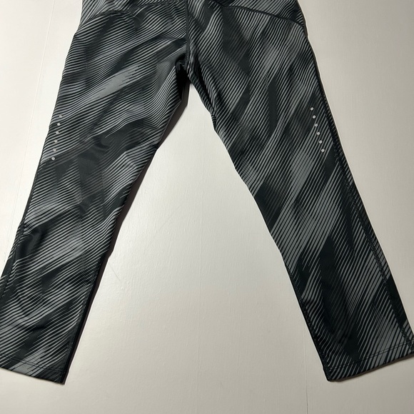 Nike women’s size medium dri-fit running leggings - Picture 4 of 14